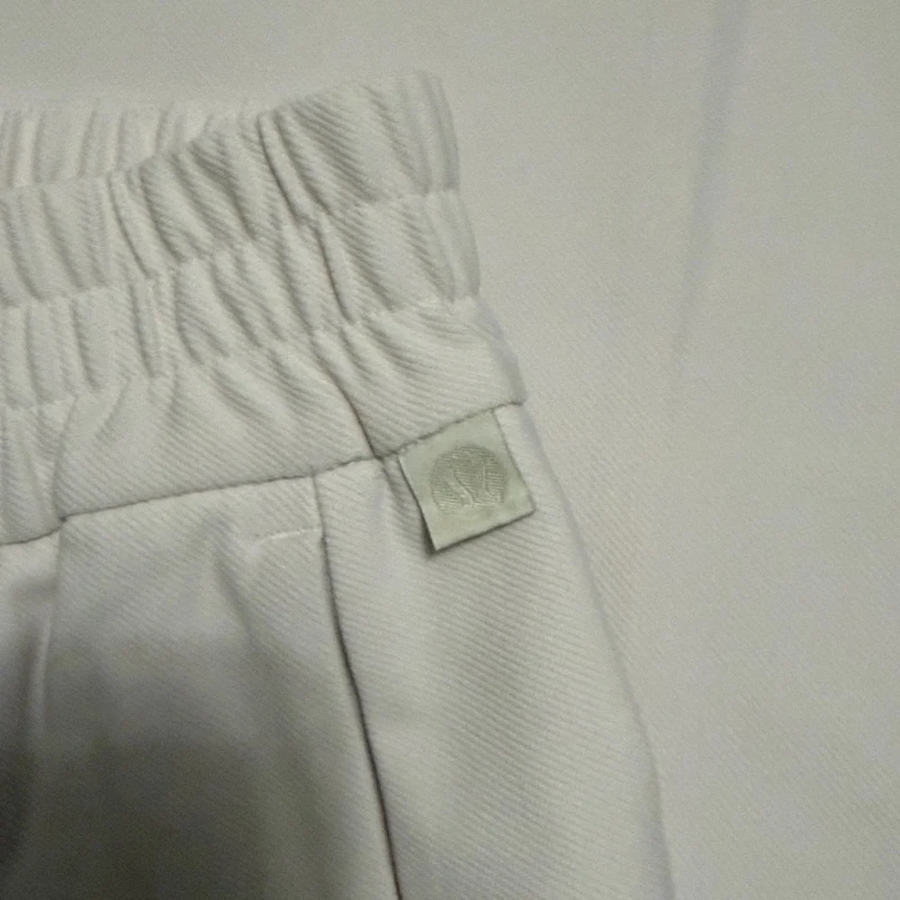 NWOT lululemon athletica wide leg pants - Picture 3 of 5